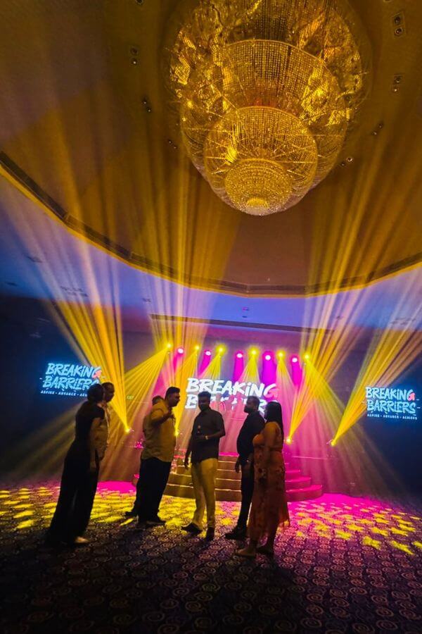 Lighting effects, laser showers, Fog effects